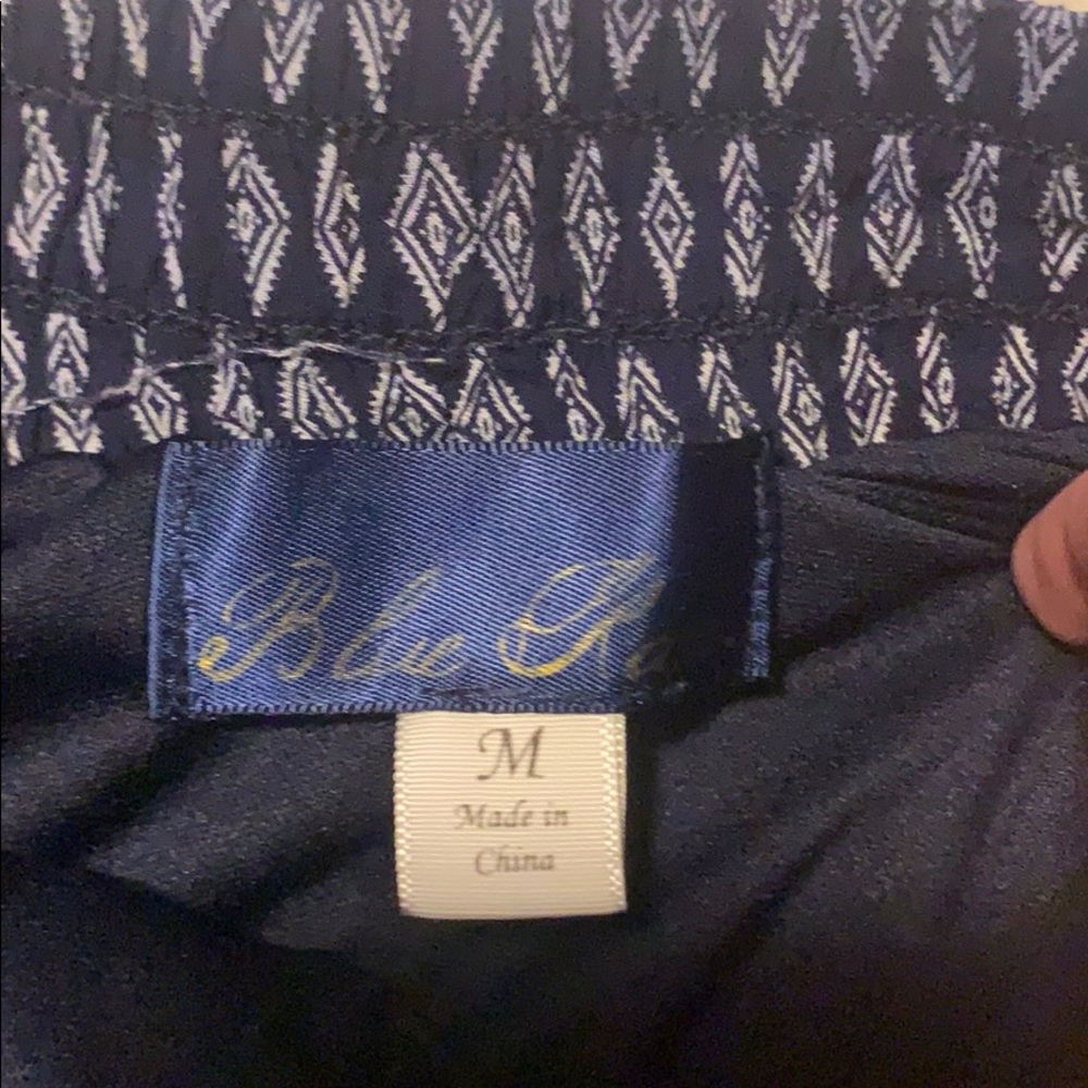 Shorts - Picture 2 of 3